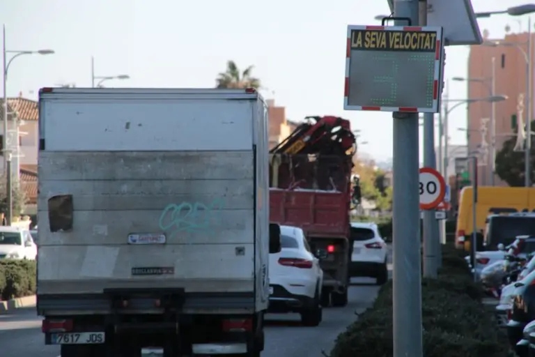 RADARS PEDAGÒGICS, AVÍS ALS CONDUCTORS PERQUÈ AIXEQUIN EL PEU DEL GAS