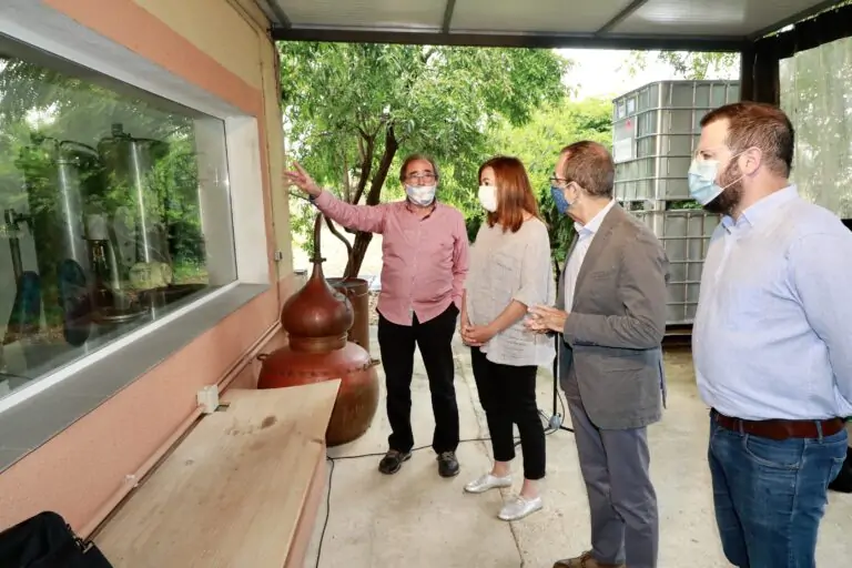 La presidenta Armengol, el vicepresidente Yllanes y el alcalde Miquel Cabot visitan Tot Herba, en Marratxí