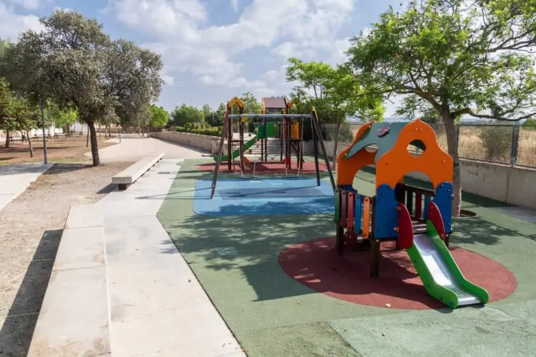 El Ayuntamiento abre algunos de los parques infantiles del municipio