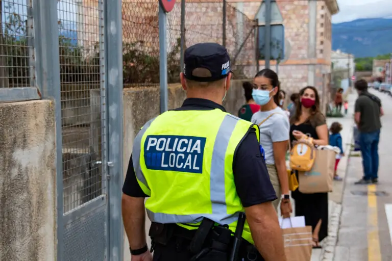 Marratxí crea la figura del policia local especialitzat en donar suport als centrs escolars durant la pandèmia de la Covid-19