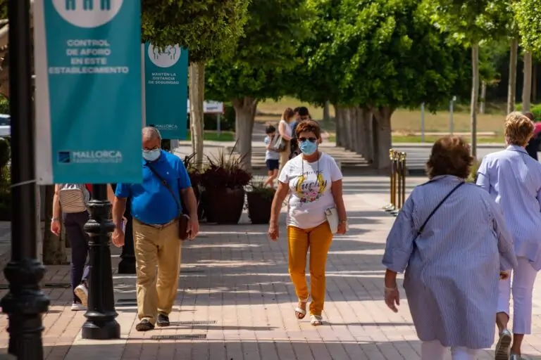 El toque de queda comenzará a las 22 horas hasta el 28 de diciembre, incluidos los días de Navidad