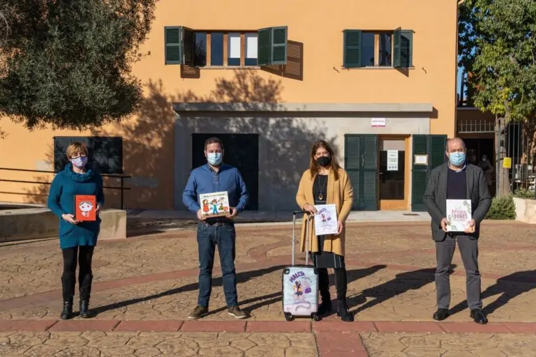 El Ayuntamiento pone en circulación la ‘Maleta viajera’ entre las escuelas para transmitir valores de igualdad