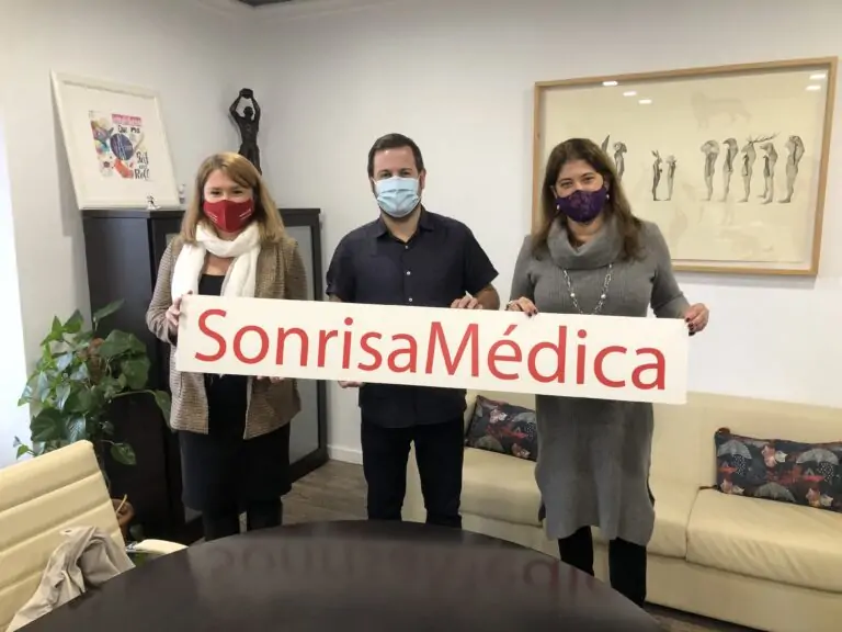 El Ayuntamiento renueva el convenio con Sonrisa Médica para apoyar la actividad social de la entidad