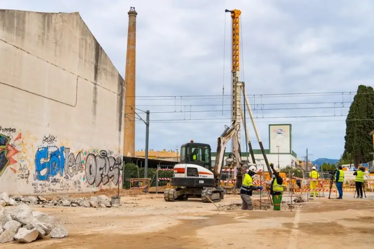 Las obras de supresión del paso a nivel de Sa Farinera estarán acabadas en el mes de octubre