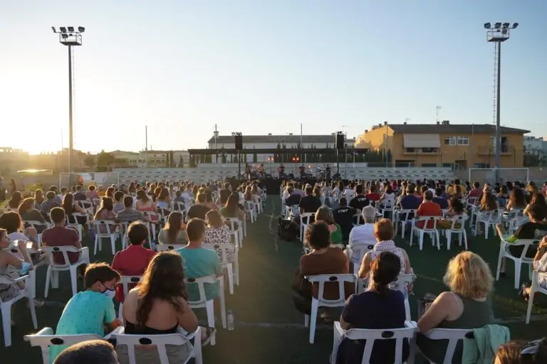 Es mantenen les mesures de prevenció de la Covid-19 a les residències i s’estableixen recomanacions per a esdeveniments culturals i esportius