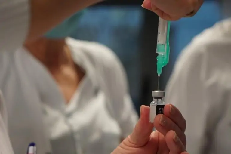 Salut ja ha vaccinat el 87,9 % dels usuaris de residències de gent gran de Mallorca amb la tercera dosi