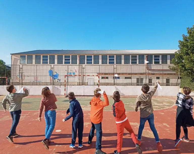 La Salle posa en marxa un nou model educatiu sense llibres de text i fora de les aules tradicionals