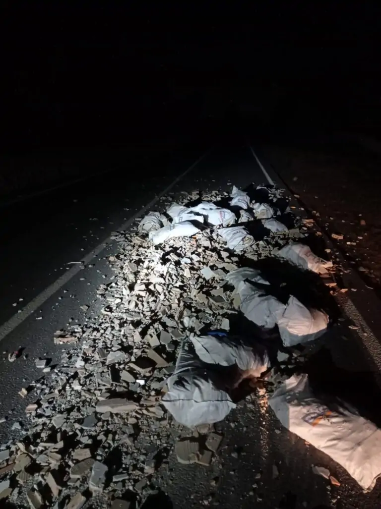 La Policia Local de Marratxí demana la col·laboració ciutadana per identificar un camió que va bolcar enderrocs a la carretera vella de Bunyola