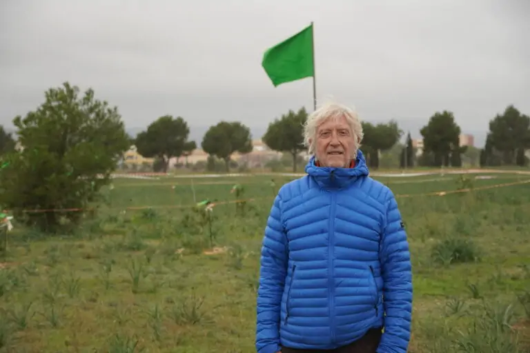 “L’única solució és que Aena escolti al poble i que renunciï al seu projecte”