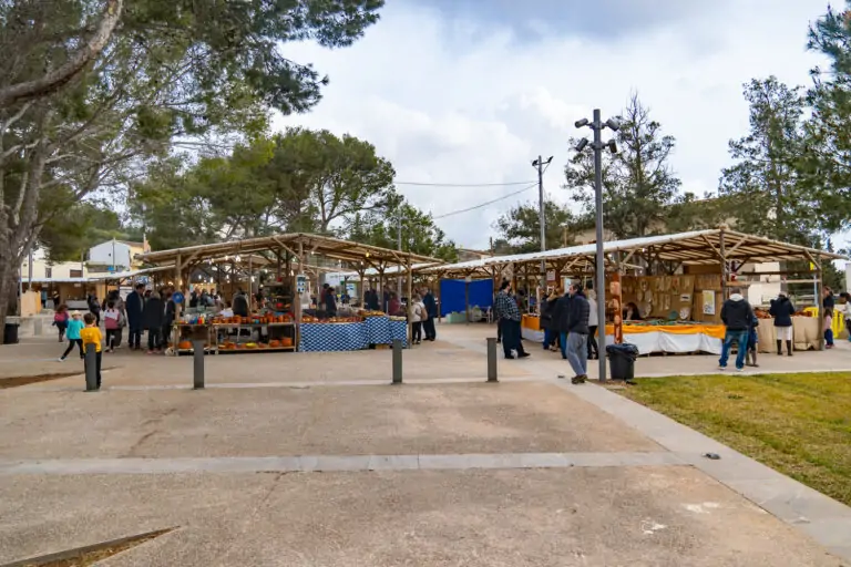 La Fira del Fang torna amb força a la plaça de Sant Marçal