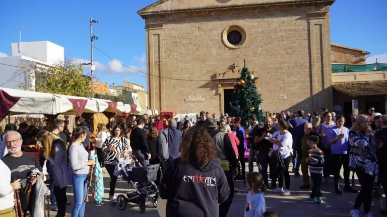 Casi 3.000 personas participan en la Fira de la Llet d’Ametlla celebrada en el Pla de na Tesa