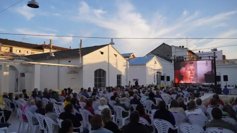 Alrededor de 250 personas acudieron a la proyección del documental ‘Sa Refinadora, una història d’Es Pont d’Inca’