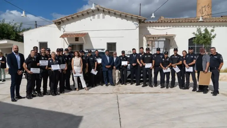 Más de 30 reconocimientos por actuaciones en acto de servicio y emotivo homenaje a sus primeros agentes en la Diada de la Policía Local de Marratxí