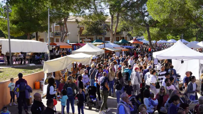 Alrededor de 10.000 personas llenan la zona de Sant Marçal en la XXII Fira de Tardor de Marratxí