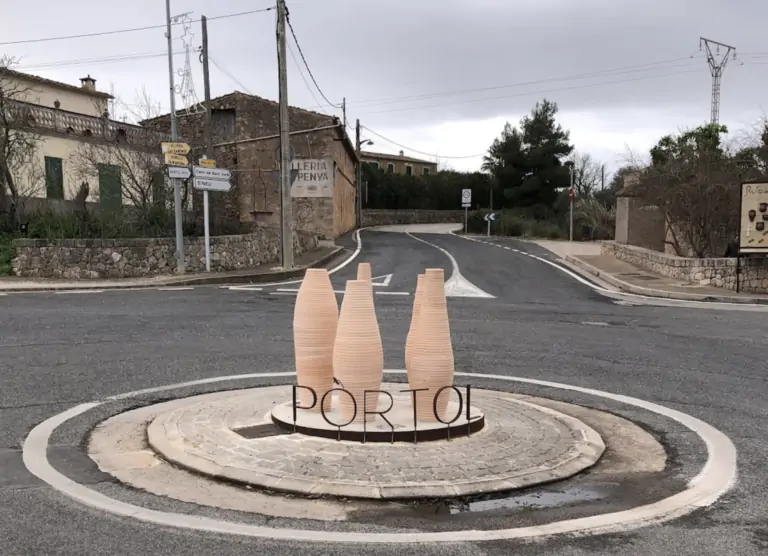 El Ayuntamiento solicita al Consell la creación de un paseo peatonal paralelo a la carretera que une Santa María y Pòrtol