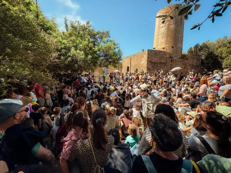 Más de 1.500 personas llenan el Museu del Fang este fin de semana en la celebración del Tinta Ilustre, festival del álbum ilustrado y el libro infantil