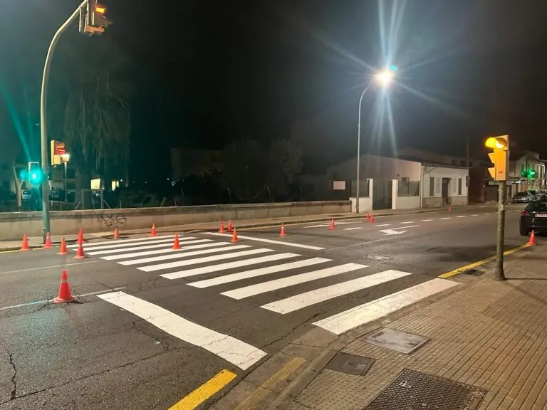 El Ajuntament de Marratxí mejora la seguridad vial de más un centenar de calles con la renovación de la señalización horizontal 